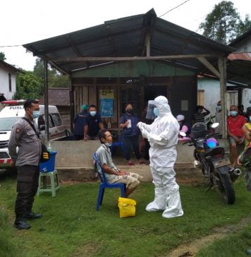Kontak Erat Dengan Pasien Covid-19, Sepuluh Warga Desa Caokng Jalani Tes Swab