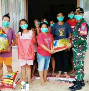 Kelompok Tani Desa Paloan Terima Bantuan Bibit Padi dan Pupuk dari Danramil Sengah Temila