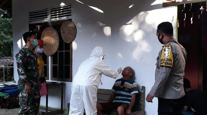 Warga Dua Desa di Kecamatan Sebangki Jalani Test Swab