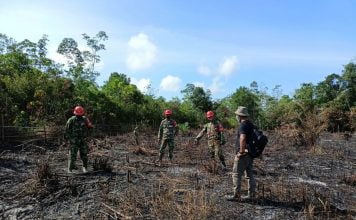 Koramil Mempawah Hulu Cek Lokasi Karhutla di Desa Parigi