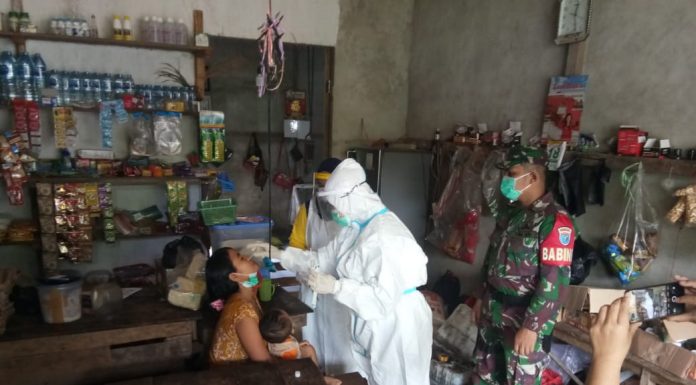 Babinsa Koramil Sengah Temila Lakukan Pendampingan Tracing Warga Kontak Erat dan Terkonfirmasi Covid-19
