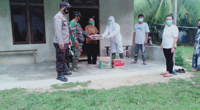 Jalani Isolasi Mandiri Warga Dusun Meroba Terima Paket Sembako