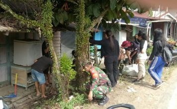 Koramil 1201-09/ Sengah Temila Bersama Warga Gotong Royong Bersihkan Pos Babinsa Sidas