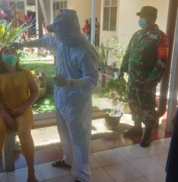 Tracing Kontak Erat Satgas Covid-19 Ngabang Lakukan Test Swab PCR di Gereja Salib Suci Ngabang