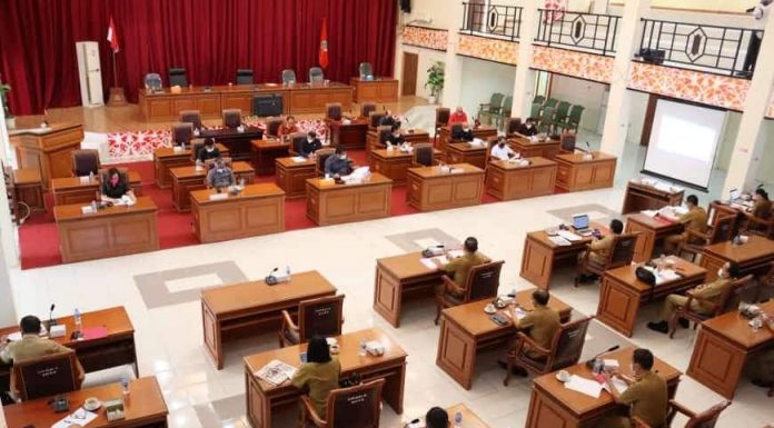 Banggar DPRD Bersama TAPD Pemkab Landak Gelar Rapat Gabungan Bahas LPJ APBD Tahun 2020