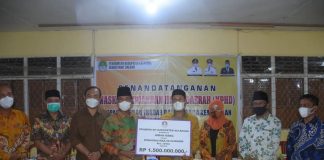 Sejumlah Rumah Ibadah Terima Dana Hibah Dari Pemkab Ketapang