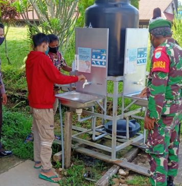 Jelang Ujian Sekolah Babinsa Koramil 12/Air Besar Cek Kepatuhan Prokes di SMPN 1