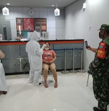 Babinsa Koramil Sengah Temila Kawal TGC Puskesmas Pahauman Tracing di Desa Paloan