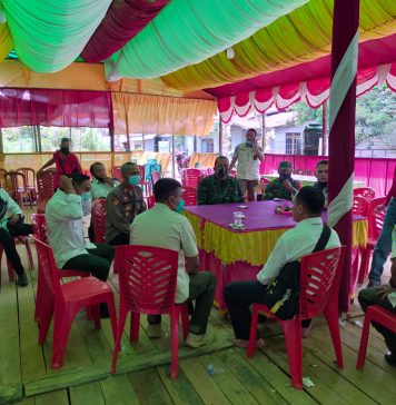 Pastikan Penerapan Perokes Dilaksanakan, Koramil Air Besar dan Satgas Covid-19 Pantau Resepsi Penikahan Warga