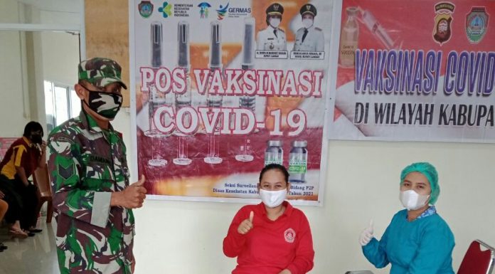 Persiapan Sekolah Tatap Muka, 100 Orang Guru di Sengah Temila Jalani Vaksinasi