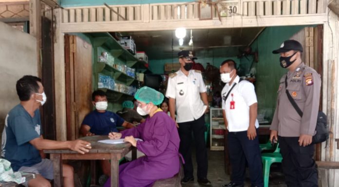 Satgas Covid-19 Sengah Temila Lakukan Sweeping Random Cek