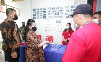 Bupati Landak Tinjau Pelaksanaan PPKM Mikro Tingkat Desa