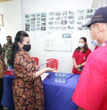 Bupati Landak Tinjau Pelaksanaan PPKM Mikro Tingkat Desa