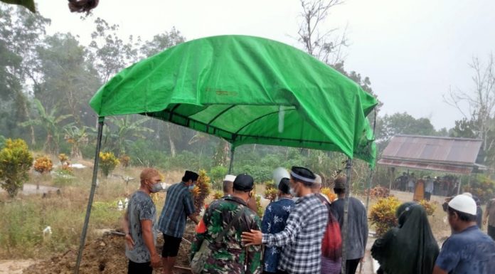 Satu Warga Mandor Dimakamkan Dangan Protokol Covid-19
