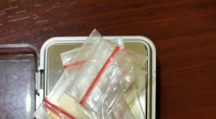 Polisi Ciduk Pengedar Narkoba di Makam Juang Mandor