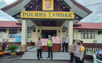Bantu Ringankan Beban Warga, Polres Landak Serahkan Bantuan PPKM Mikro
