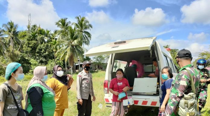 Menolak Dirawat, Pasien Terkonfirmasi Positif Covid-19 di Mempawah Hulu Dijemput