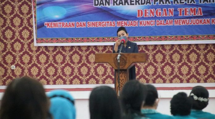 Bupati Landak Lantik Tim Penggerak PKK Masa Bhakti 2021-2026
