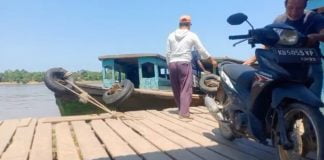 Imbas PPKM Pendapatan Penambang Motor Klotok Turun Drastis