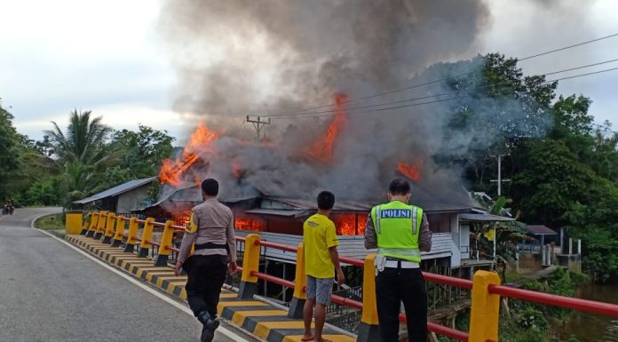 Rumah Yang Juga Dijadikan Tempat Usaha di Tubang Raeng Ludes Terbakar