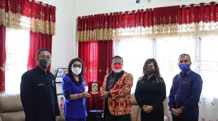 Anggota Komisi 1 DPRD Samosir Kunjungi DPRD Landak