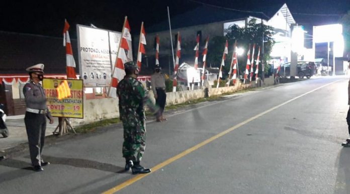 Tak Kenal Waktu, Sinergisitas TNI dan Polri Terus Ajak Warga Disiplin Prokes
