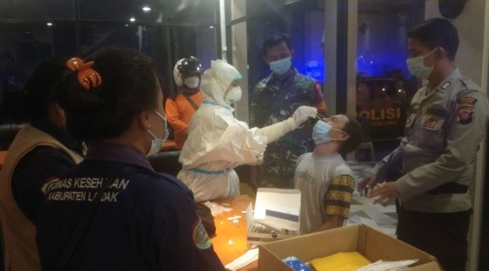 Langgar Aturan Pembatasan Jam Operasional Tempat Usaha 5 Orang di Swab Antigen