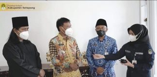 Wabup Farhan Berikan Bantuan Kepada Santri Pesantren Darul Fadhilah