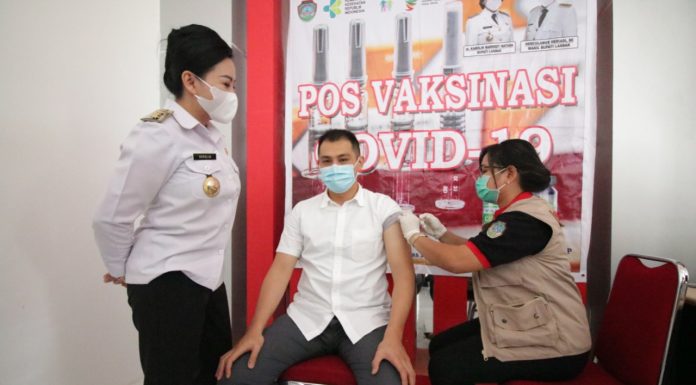 Bupati Karolin : Vaksin Harus Diberikan Secara Berkeadilan