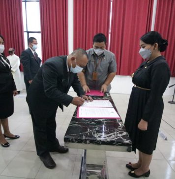 Bupati Karolin Lantik Pejabat Eselon