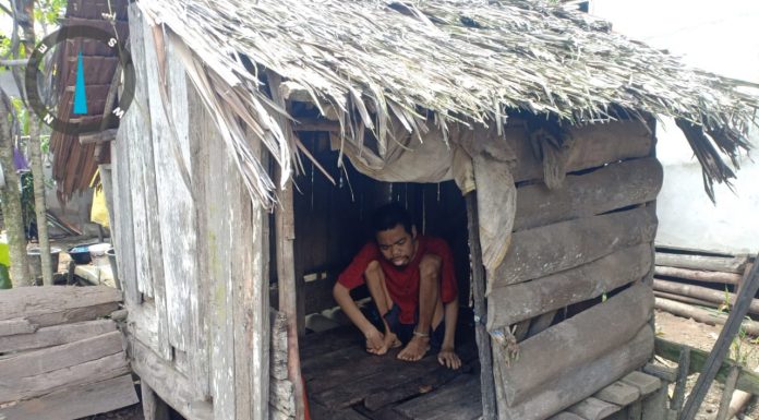 Miris Belasan Tahun ODGJ Ini Tinggal di Gubuk Berukuran 1 Kali 1 Meter