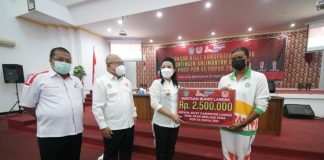 Bupati Karolin Lepas Kontingen PON XX Papua 2021 Asal Kabupaten Landak