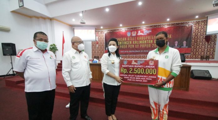Bupati Karolin Lepas Kontingen PON XX Papua 2021 Asal Kabupaten Landak