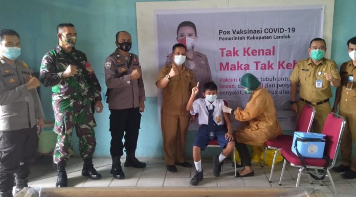 340 Pelajar SMP Negeri 2 Ngabang Ikuti Vaksinasi Covid-19