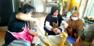 Kreatif Ditengah Pandemi, UMKM Pesisir Bengkayang Mampu Raup Omsep Rp 10 Juta Perbulan Dari Usaha Dodol