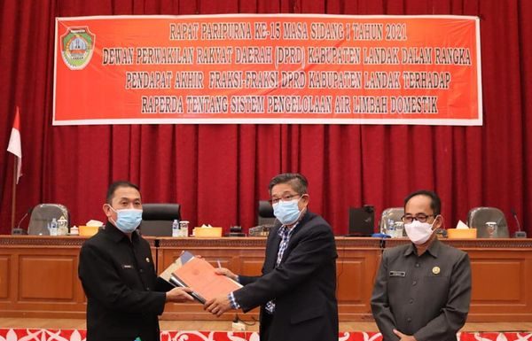 DPRD Landak Setujui Raperda Sistem Pengelolaan Air Limbah Domestik Diperdakan