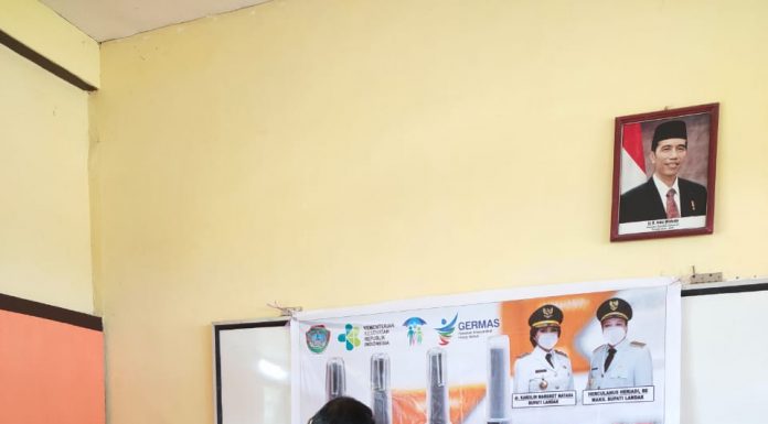 147 Siswa SMPN 2 Dan 30 Lansia di Desa Tiangtanjung Ikuti Vaksinasi
