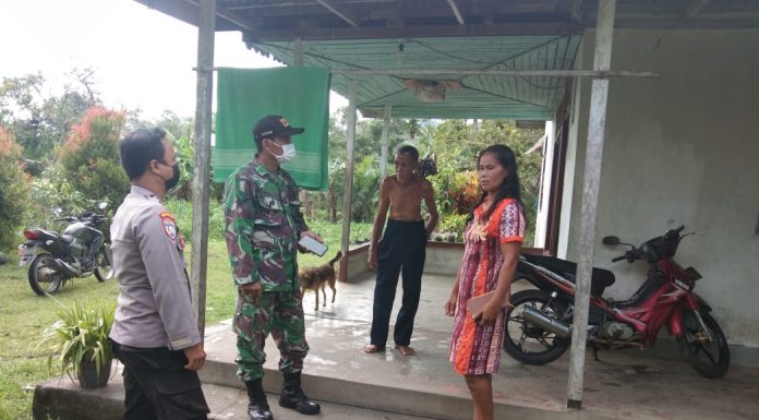 Babinsa dan Bhabinkantibmas Menjalin Rutin Cek Warga Yang Jalani Isolasi Mandiri