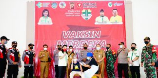 Tinjau Pelaksanaan Vaksinasi, Bupati Landak : Semua Warga Berhak Mendapatkan Vaksinasi