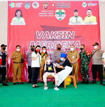 Tinjau Pelaksanaan Vaksinasi, Bupati Landak : Semua Warga Berhak Mendapatkan Vaksinasi