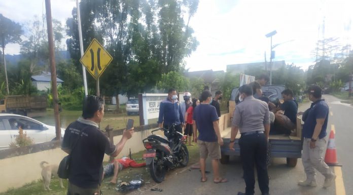 Sepeda Motor Vs Dump Truk Depan Mako Polsek Sengah Temila Pengendara Sepeda Motor Alami Cedera