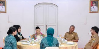 Bupati dan Wakil Bupati Ketapang Sambut Kedatangan Mantan Wakil Presiden ke Sembilan RI H. Hamzah Haz