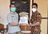 Safari Natal, Pemda Ketapang Serahkan Bantuan