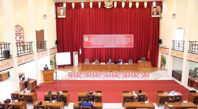 Fraksi DPRD Landak Sampaikan PU Terhadap Pidato Pengantar Nota Keuangan RAPBD Ta 2022