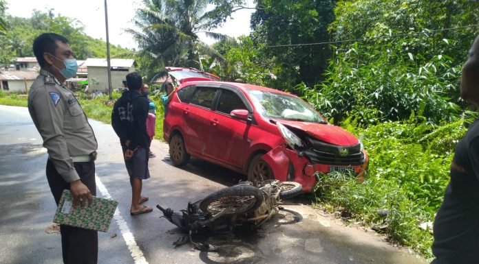 Sepeda Motor Vs Mobil di Banyuke Hulu, Pengendara Motor Alami Cedera