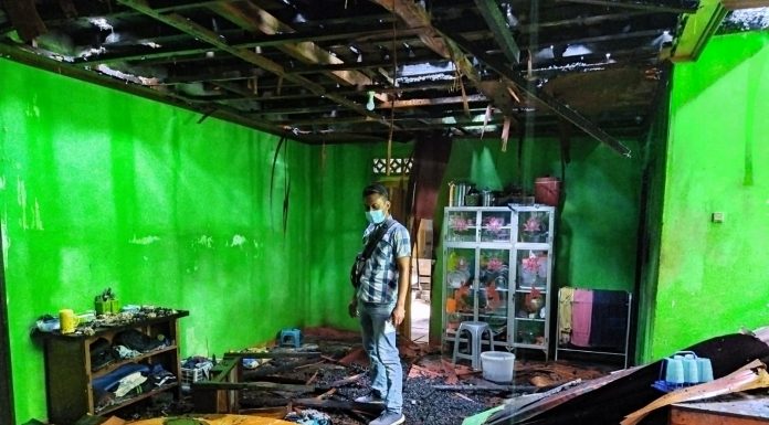 Ditinggal Pergi Rumah Ludes Terbakar