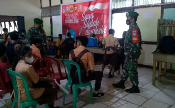 Vaksinasi Masal Sasar Pelajar di Mempawah Hulu