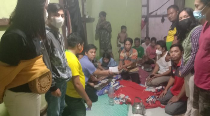 Bentuk Solidaritas, Persatuan Pemuda Belangin Serahkan Bantuan Kepada Penderita Penyakit Kulit Aneh