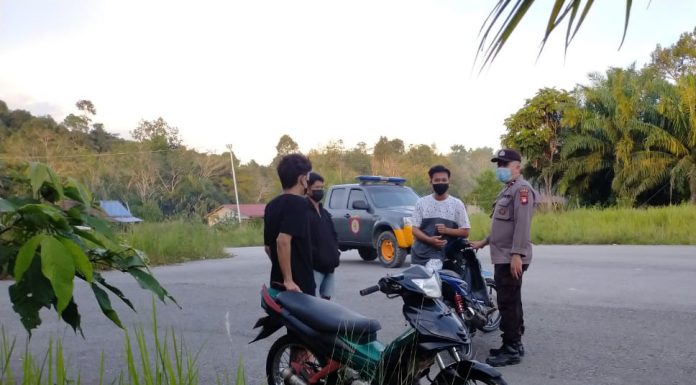 Antisipasi Balap Liar, Polsek Ngabang Gelar Patroli di Gor Patih Gumantar