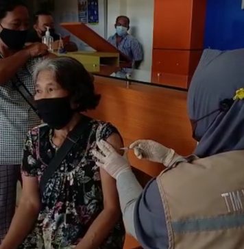 500 Warga Sanggau Ikuti Program Vaksinasi